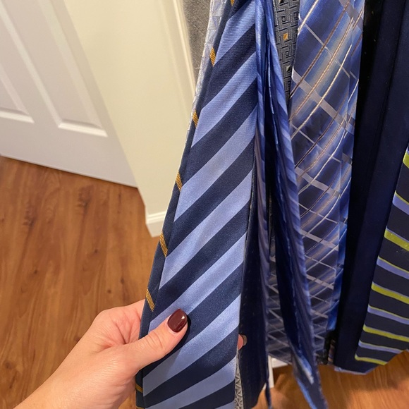 LOT OF 20 Mens Ties!! - Picture 6 of 6